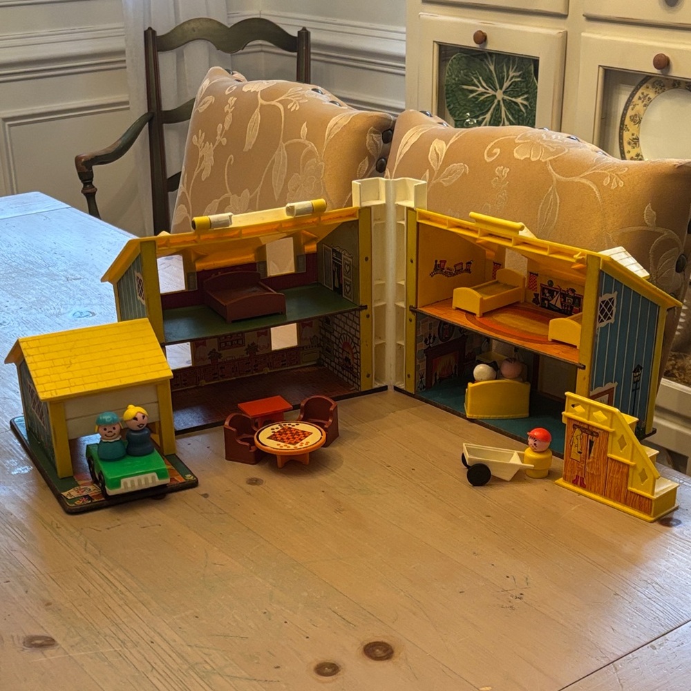 Fisher Price Play Family House - Picture 4 of 17